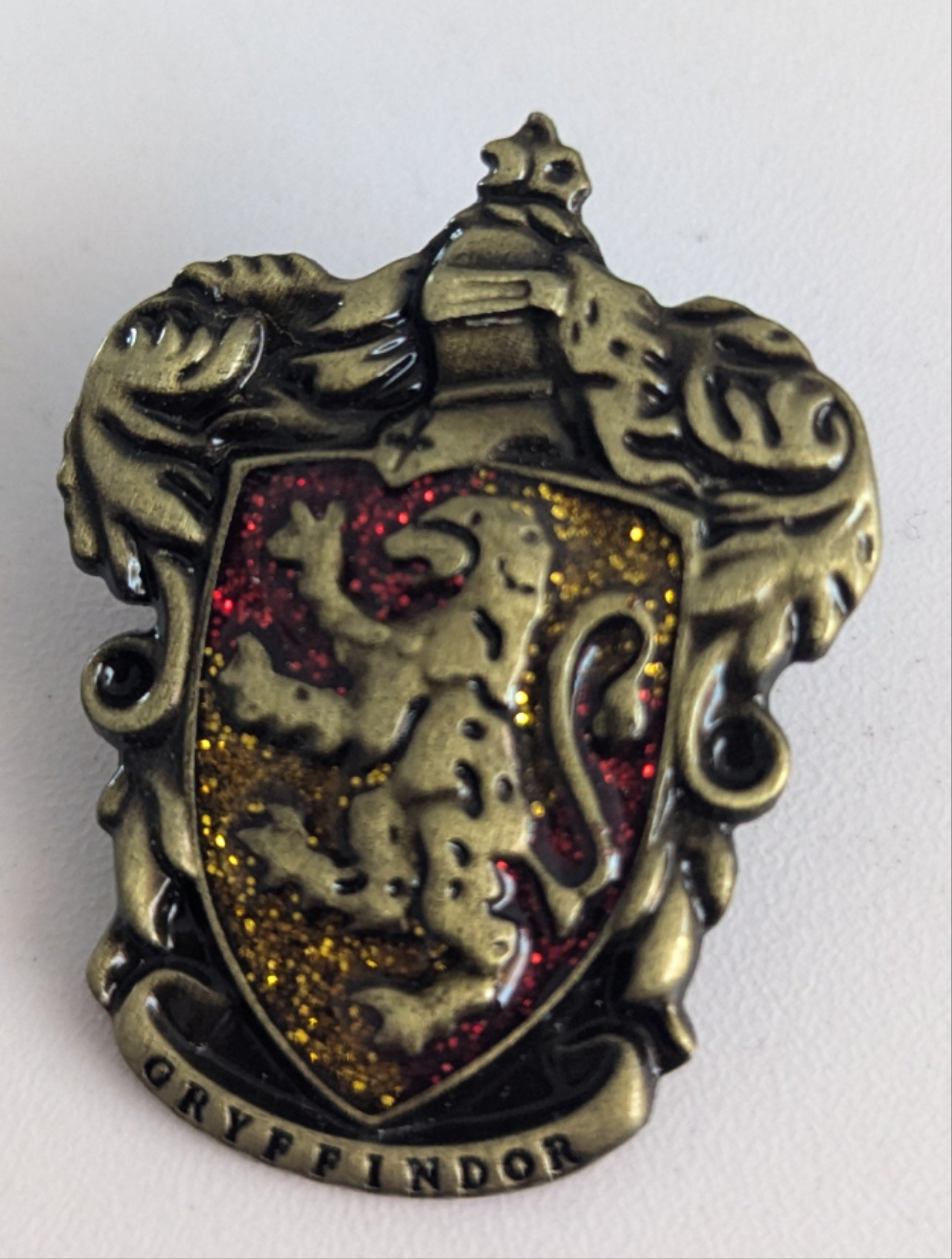 Harry Potter pin - Gryffindor crest